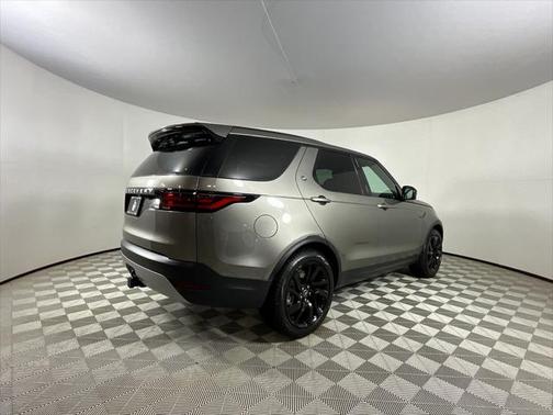 2025 Land Rover Discovery P300 S