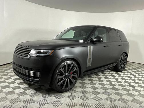 2026 Land Rover Range Rover P615 SV