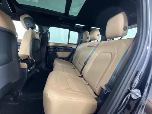 2025 Land Rover Defender 110 P500 X-Dynamic SE