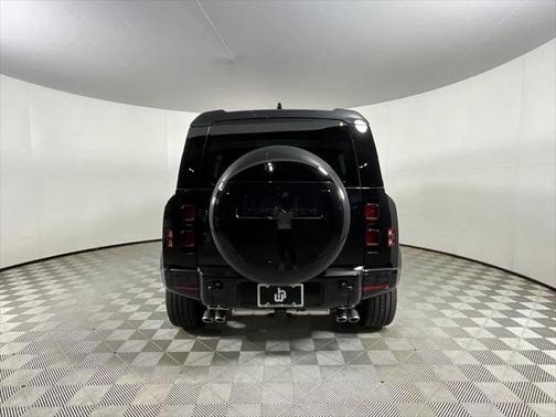 2025 Land Rover Defender 110 P500 X-Dynamic SE