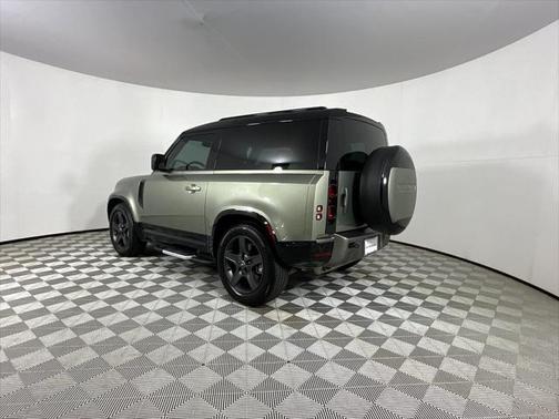 2024 Land Rover Defender 90 P400 X-Dynamic SE