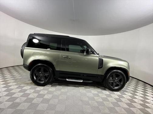 2024 Land Rover Defender 90 P400 X-Dynamic SE