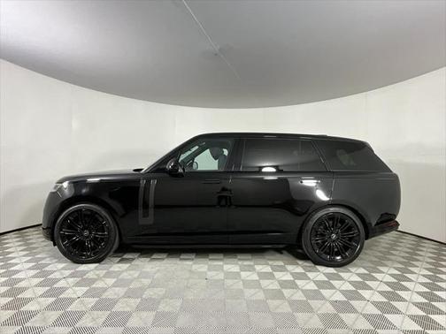 2025 Land Rover Range Rover P530 SE 7 Seat