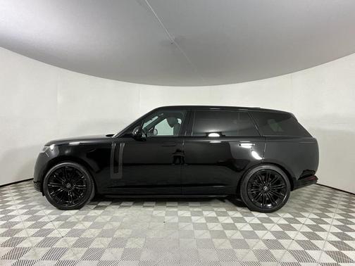 2025 Land Rover Range Rover P530 SE 7 Seat