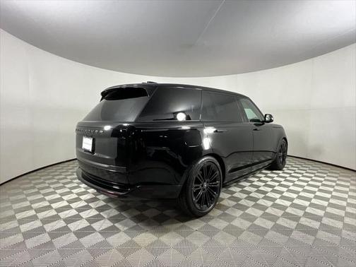 2025 Land Rover Range Rover P530 SE 7 Seat