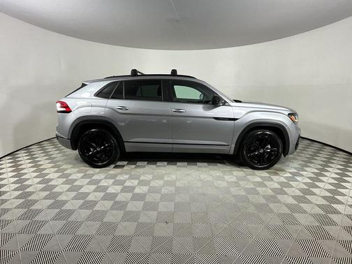 2023 Volkswagen Atlas Cross Sport 3.6L V6 SEL R-Line