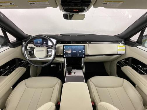 2025 Land Rover Range Rover P530 SE
