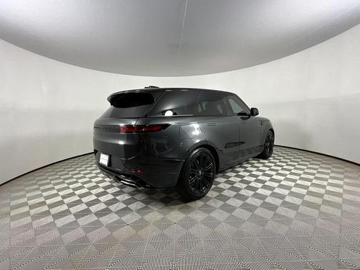 2024 Land Rover Range Rover Sport SE