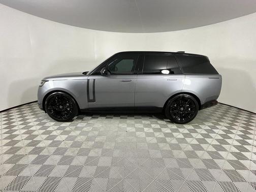 2025 Land Rover Range Rover P530 SE