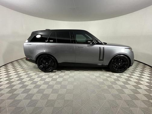 2025 Land Rover Range Rover P530 SE