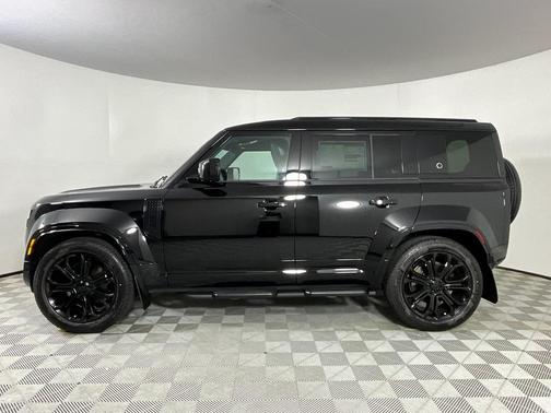 2026 Land Rover Defender 110 V8