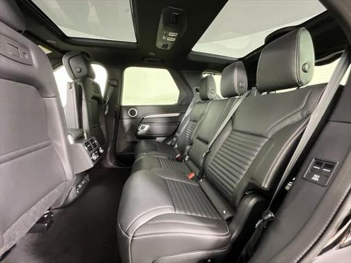 2025 Land Rover Discovery P360 Dynamic SE
