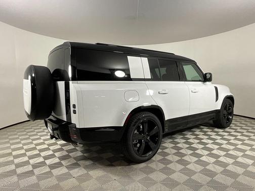 2026 Land Rover Defender P400 X-Dynamic SE