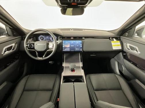 2026 Land Rover Range Rover Velar P400 Dynamic SE
