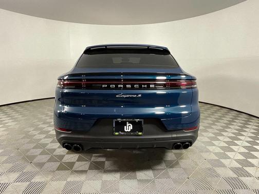 2025 Porsche Cayenne S