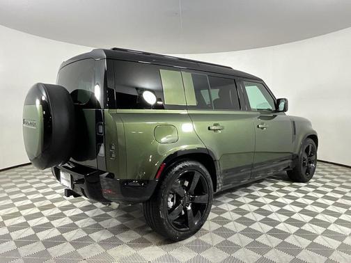 2026 Land Rover Defender P400 X-Dynamic SE
