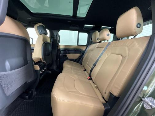 2026 Land Rover Defender P400 X-Dynamic SE