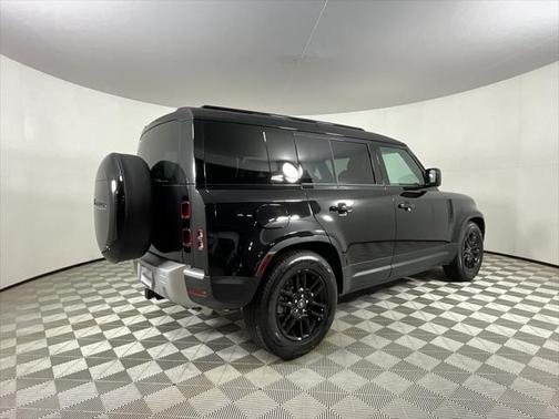2025 Land Rover Defender 110 P300