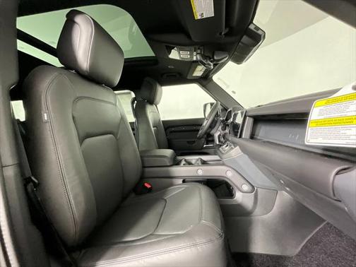 2025 Land Rover Defender 130 P400 S