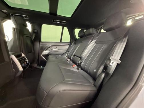 2025 Land Rover Range Rover P400 SE