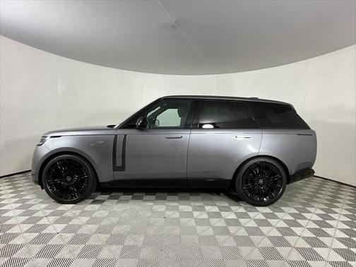 2025 Land Rover Range Rover P400 SE