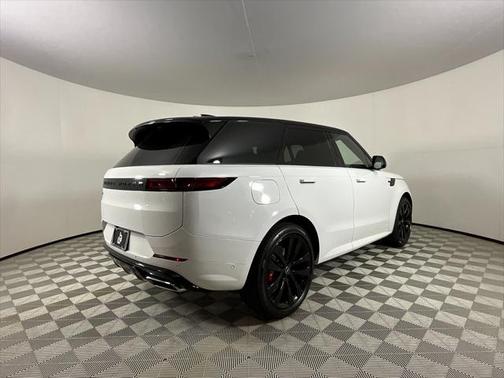 2025 Land Rover Range Rover Sport SE