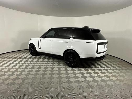 2023 Land Rover Range Rover P530 SE