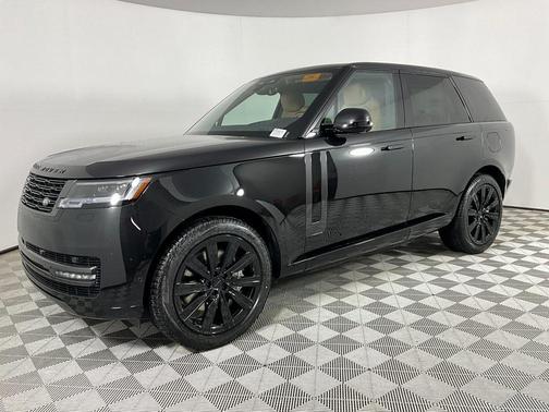 2026 Land Rover Range Rover P550e SE