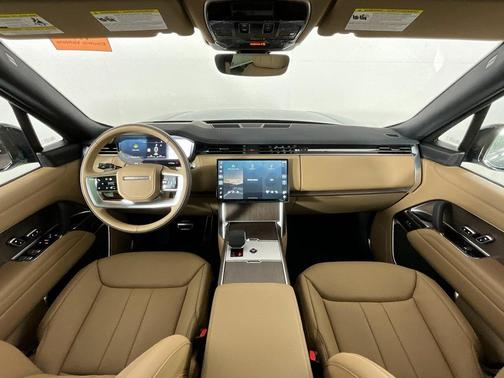 2026 Land Rover Range Rover P550e SE