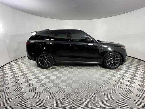2024 Land Rover Range Rover Sport SE
