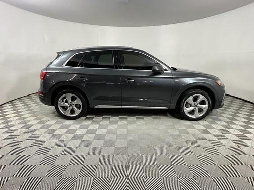 2023 Audi Q5 45 S line Premium Plus