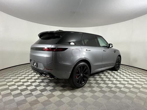 2025 Land Rover Range Rover Sport SE