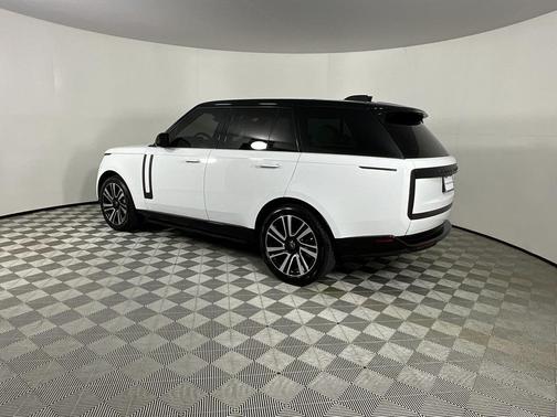 2023 Land Rover Range Rover P530 SE
