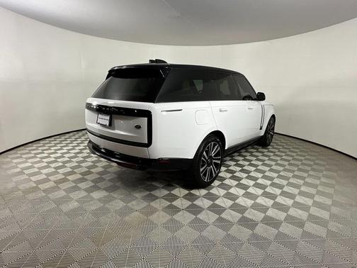 2023 Land Rover Range Rover P530 SE