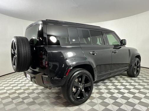 2023 Land Rover Defender 110 X-Dynamic SE