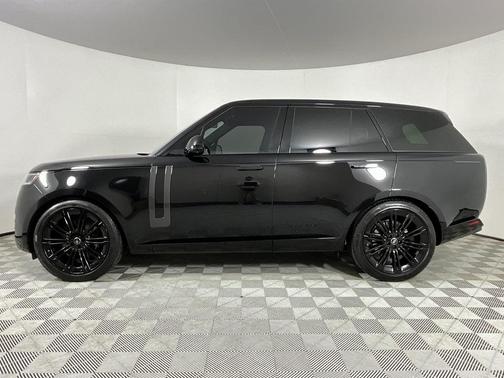 2025 Land Rover Range Rover P530 SE