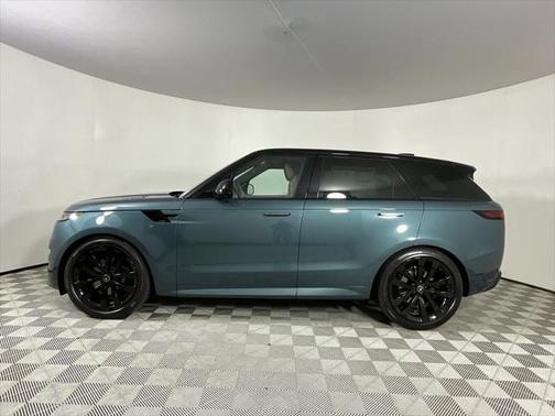 2025 Land Rover Range Rover Sport SE