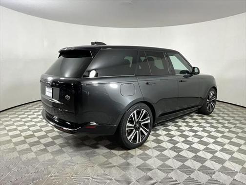 2023 Land Rover Range Rover P400 SE