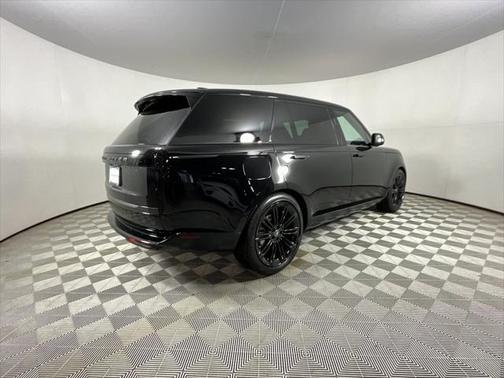 2025 Land Rover Range Rover P400 SE 7 Seat