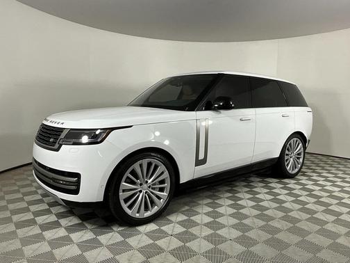 2025 Land Rover Range Rover P530 SE