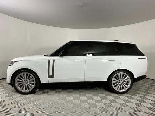 2025 Land Rover Range Rover P530 SE