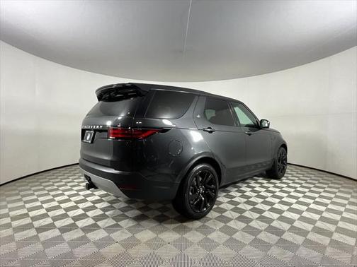 2025 Land Rover Discovery P300 S