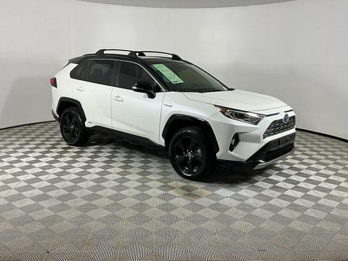 2021 Toyota RAV4 Hybrid SE