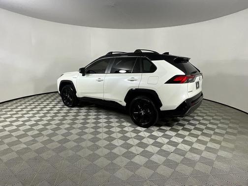 2021 Toyota RAV4 Hybrid SE