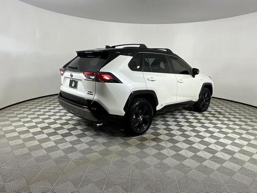 2021 Toyota RAV4 Hybrid SE