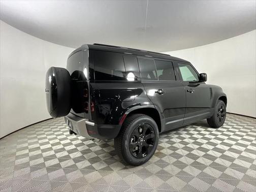 2025 Land Rover Defender 110 P300