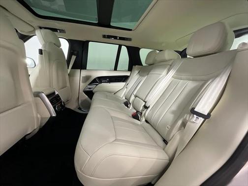 2025 Land Rover Range Rover P530 SE