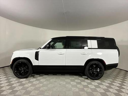 2025 Land Rover Defender 130 P400 X-Dynamic SE