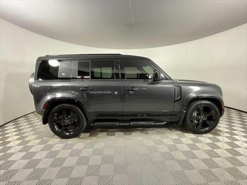 2022 Land Rover Defender 110 X-Dynamic SE