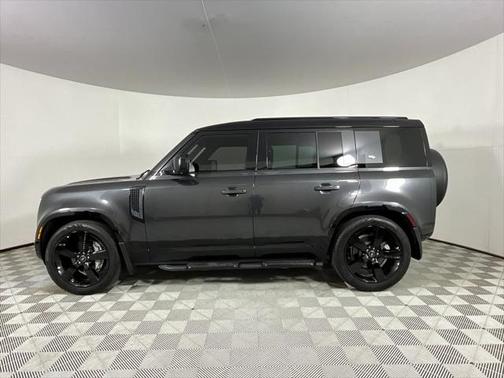 2022 Land Rover Defender 110 X-Dynamic SE